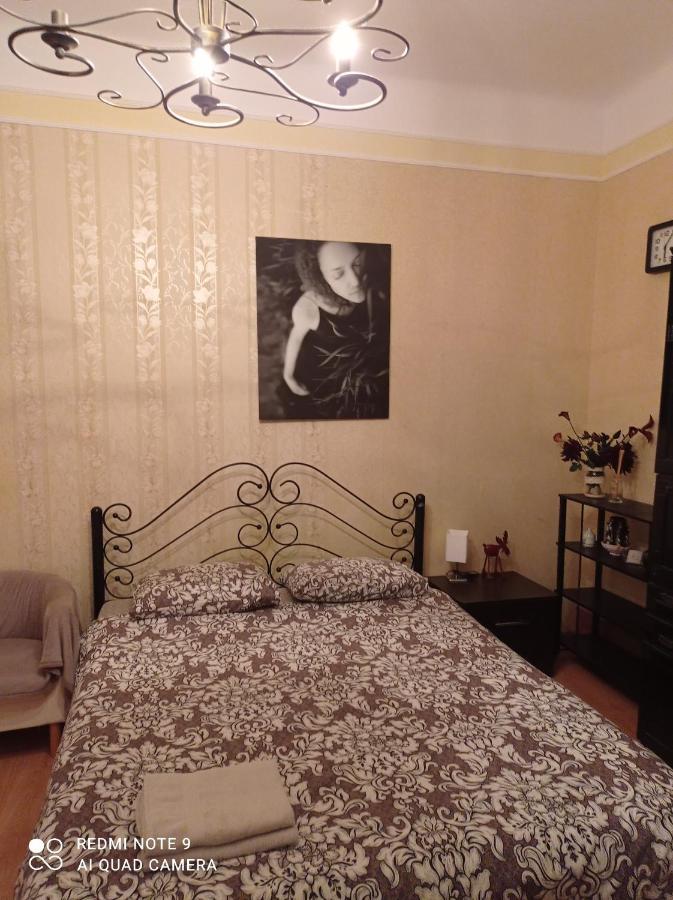 Appartamento Khmelnytsky Street Near Opera Leopoli Esterno foto