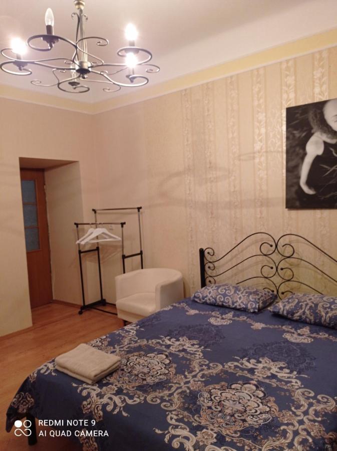 Appartamento Khmelnytsky Street Near Opera Leopoli Esterno foto